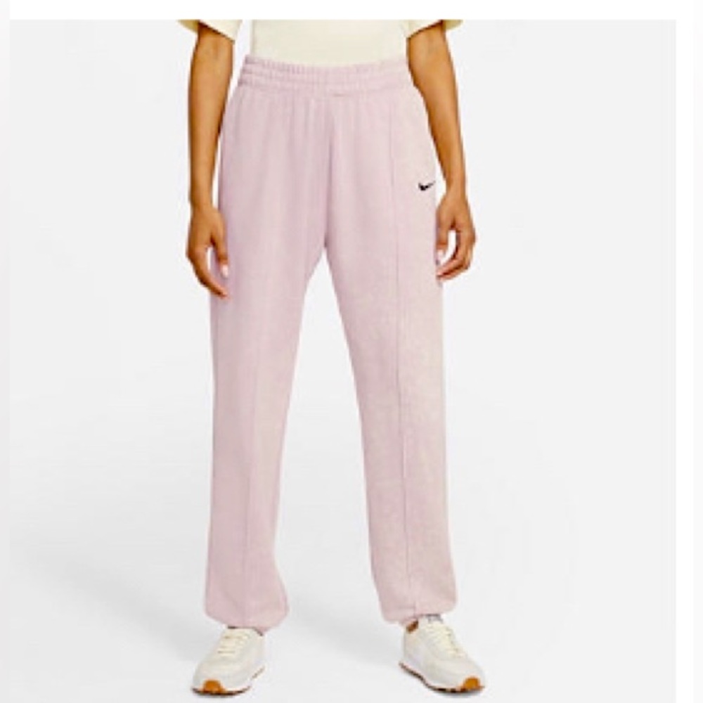 NWT Nike sportswear essential collection fleece pants champagne